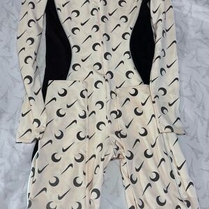 Nike Black and White Crescent Zip Top